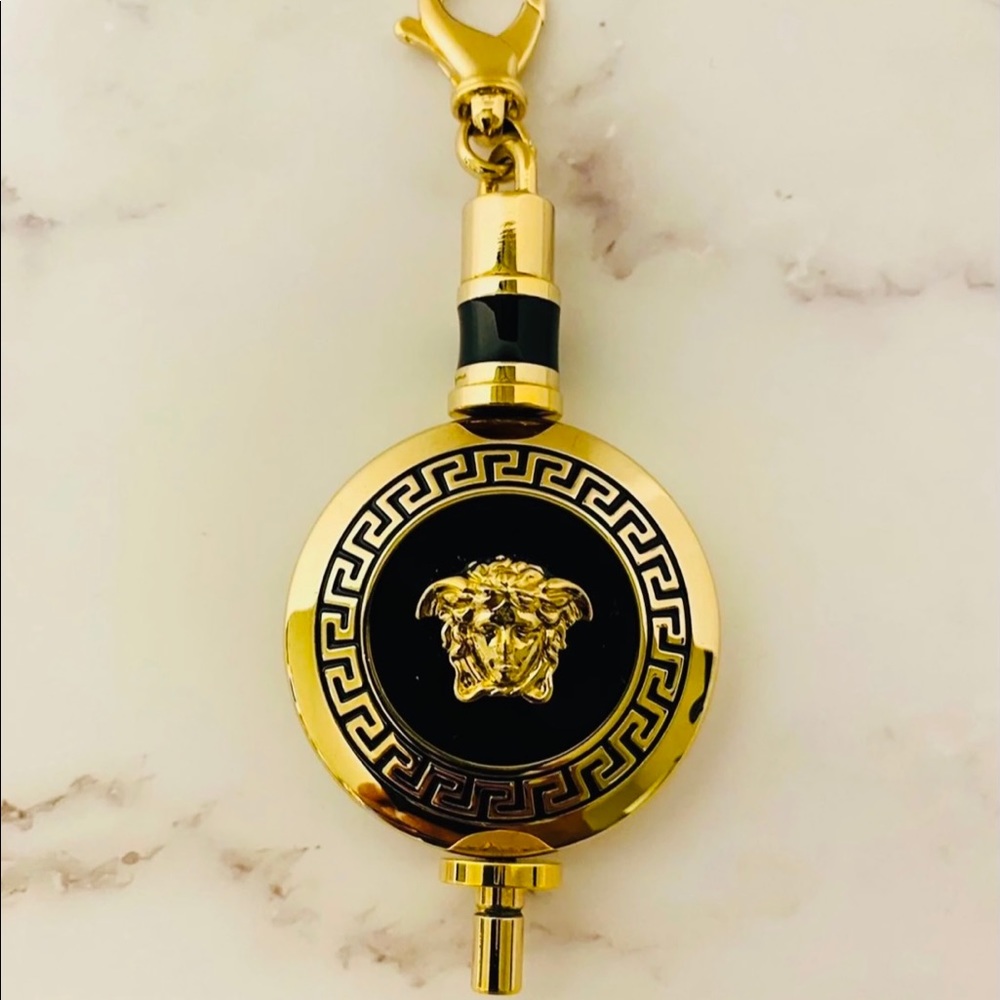 ๐ฅ Versace Medusa Black & Gold Key Chain, Bag charm ๐ฅ - Picture 2 of 5